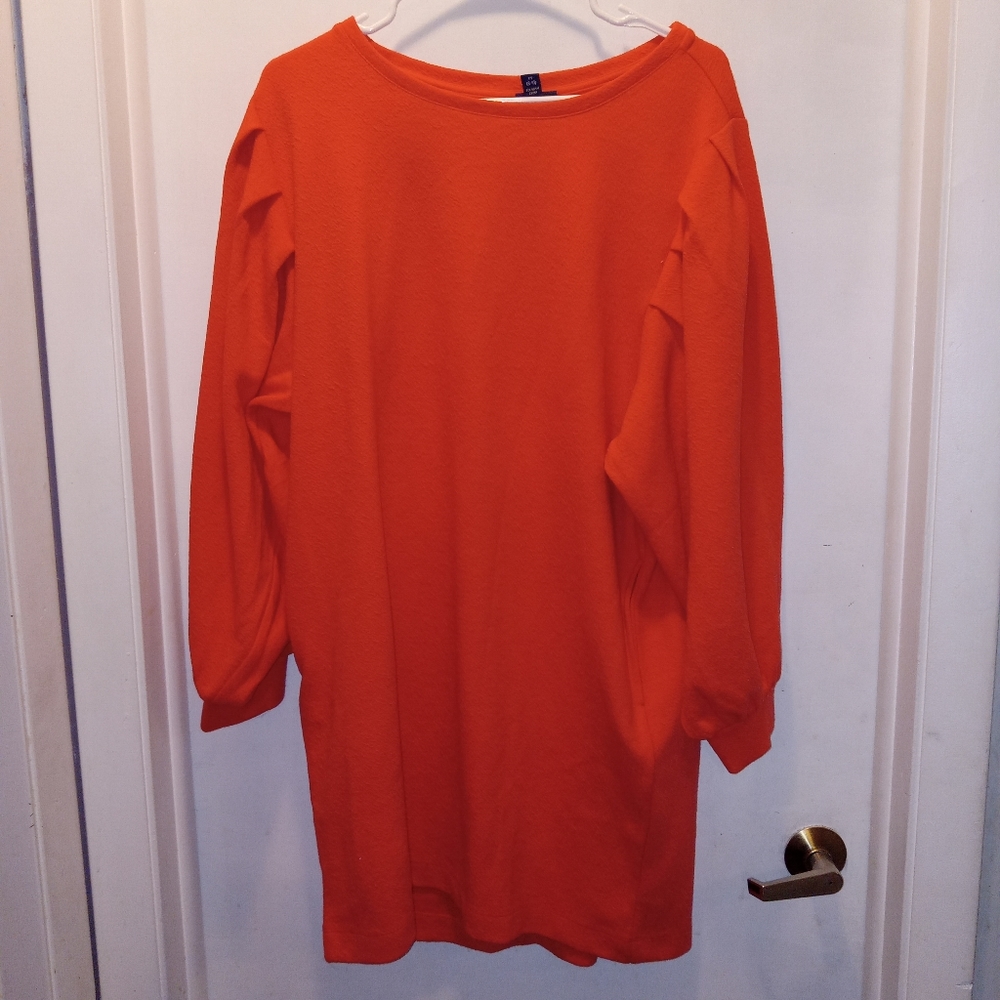 SCOOP SIZE MEDIUM RED BAGGIE SWEATER